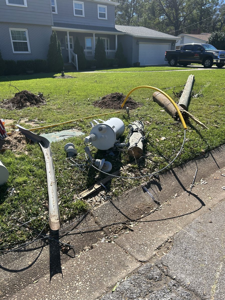 view_kate's tweet photo. @insideFPL We are very grateful for the crews who restored power w/in 3 days. However, they left behind a few things including a transformer which I understand can have toxic chemicals inside. Can we get this removed? And, maybe fix the pole leaning at 30 degrees before it falls? https://t.co/g8dTxJNBiW