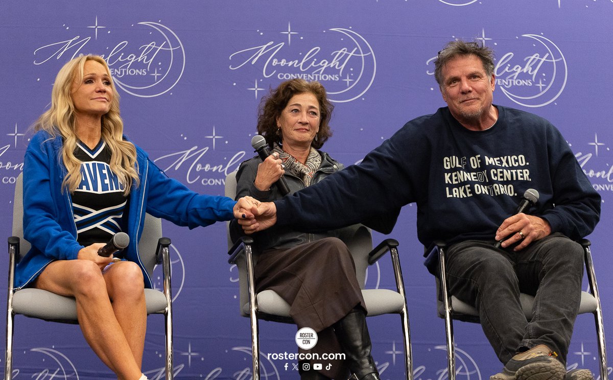 RosterCon's tweet photo. #THIYH3 - On termine avec les photos du panel de Barbara Alyn Woods, Moira Kelly &amp; Paul Johansson // We'll wrap up with photos from the panel with Barbara Alyn Woods, Moira Kelly, and Paul Johansson #OTH

👉 https://t.co/ogOLuDPm5E https://t.co/ytrhepOFbU