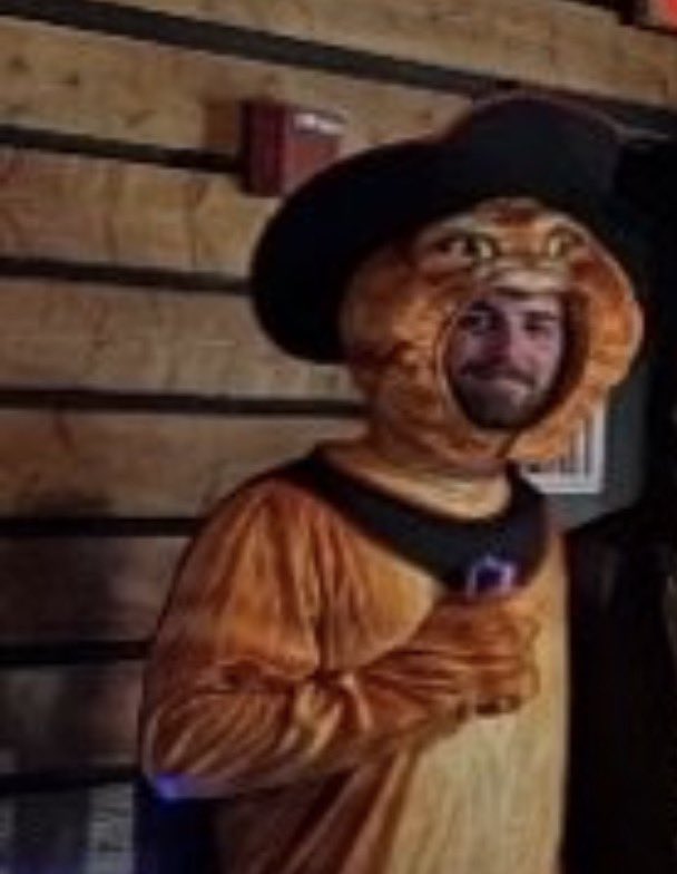 ryanleonardgoat's tweet photo. logan thompson serves puss AND boots https://t.co/dLhwpkGWFw
