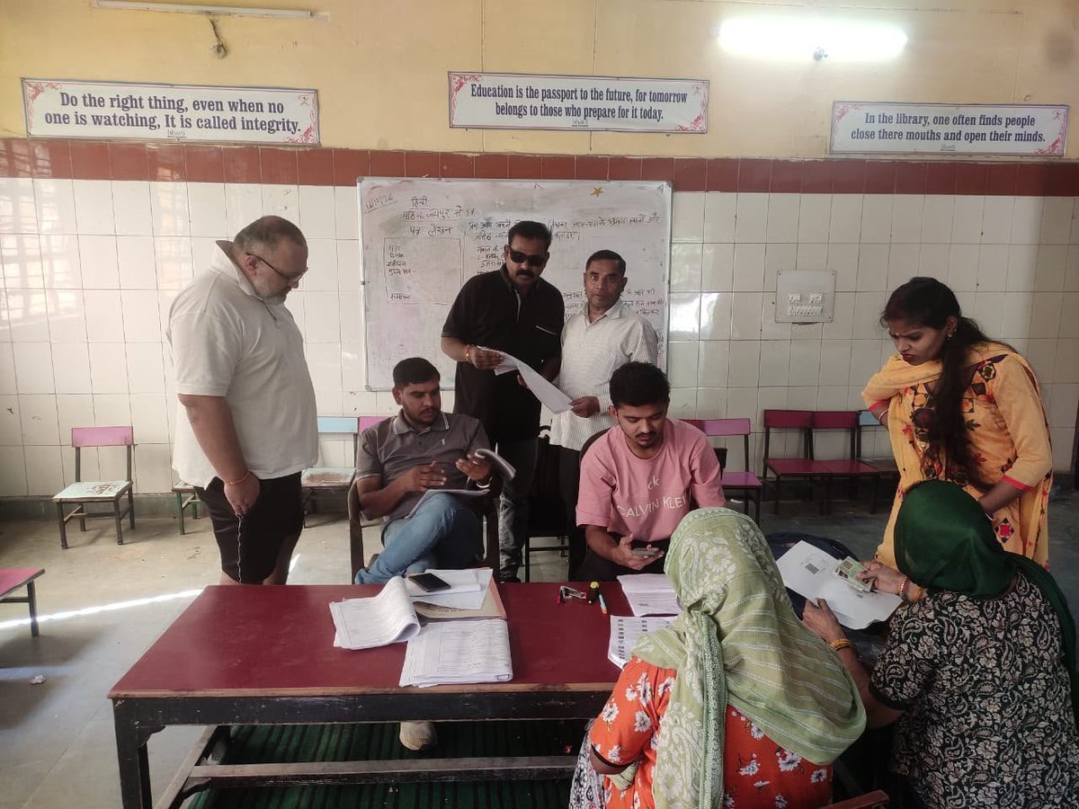 DMCentral_Delhi's tweet photo. SIR -2026 ,Special Camps held on 18th  October,at ALL Polling Stations , under Distt Central,with the objective of maximizing the Enrolment of Eligible Voters

@ECISVEEP 
@CeodelhiOffice https://t.co/prTHCylKPK