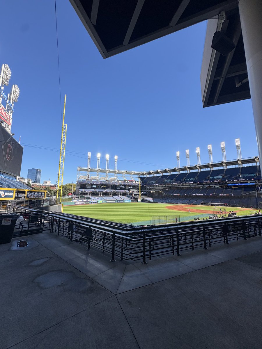 JeffDubrofTV's tweet photo. Stunner of a day in Cleveland. Rays look to bring home a 3-2 series lead back to the Trop. Drew Rasmussen getting the nod. First pitch at 5:08!
#raysup #fortampabay #postseason @WFLA https://t.co/hYAcunM7qw