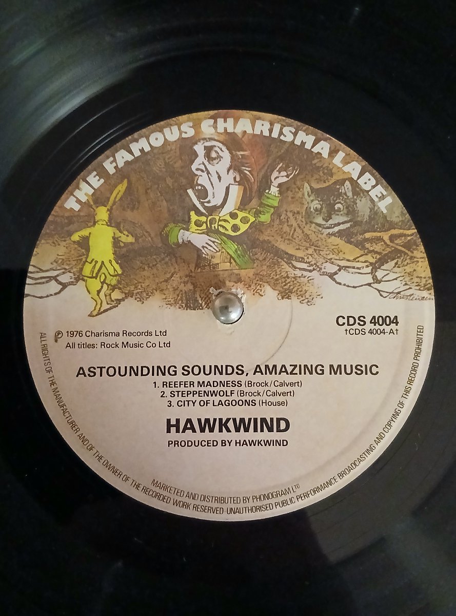 Keef_B_1's tweet photo. The tunes are always top notch in this house.🏠 Tonight's no exception, we have Astounding Sounds, Amazing music playing.
#Hawkwind #Playlist #NowPlaying #Vinyl #vinylrecords #vinylcollection #vinylcommunity #sundaysongbook #sundaythoughts #sundayvibes #Love 
@HawkwindHQ 
🙏❤️✌️ https://t.co/rjgFJQIkPs