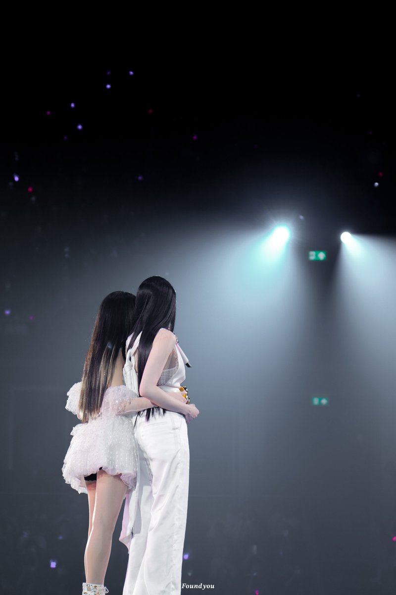 wefoundyouu's tweet photo. LingOrm 🫶🏻

THE WORLD BETWEEN LINGORM D2
#LingOrmBetweenUsConcertD2
#LingOrm #หลิงออม https://t.co/z81ZtYKnjL