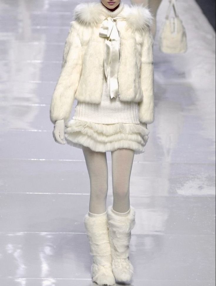 synkholiday's tweet photo. Some winter couture I think Noelle would wear! I like to imagine her wearing faux fur everywhere https://t.co/fhTLI6bmrU
