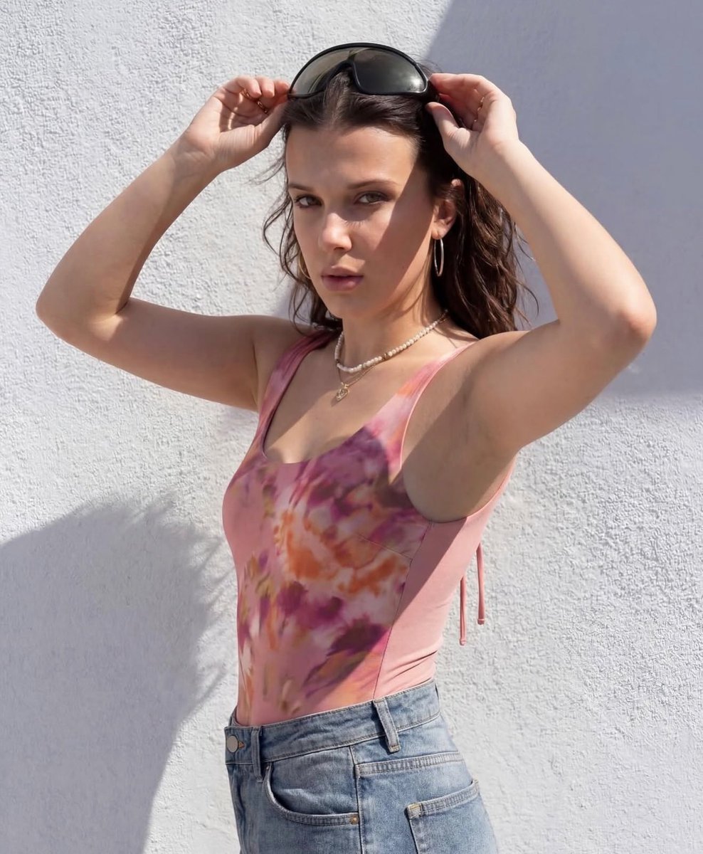 celebrity_kitty's tweet photo. Millie bobby brown Sunkissed! https://t.co/3ef4UbSfPc