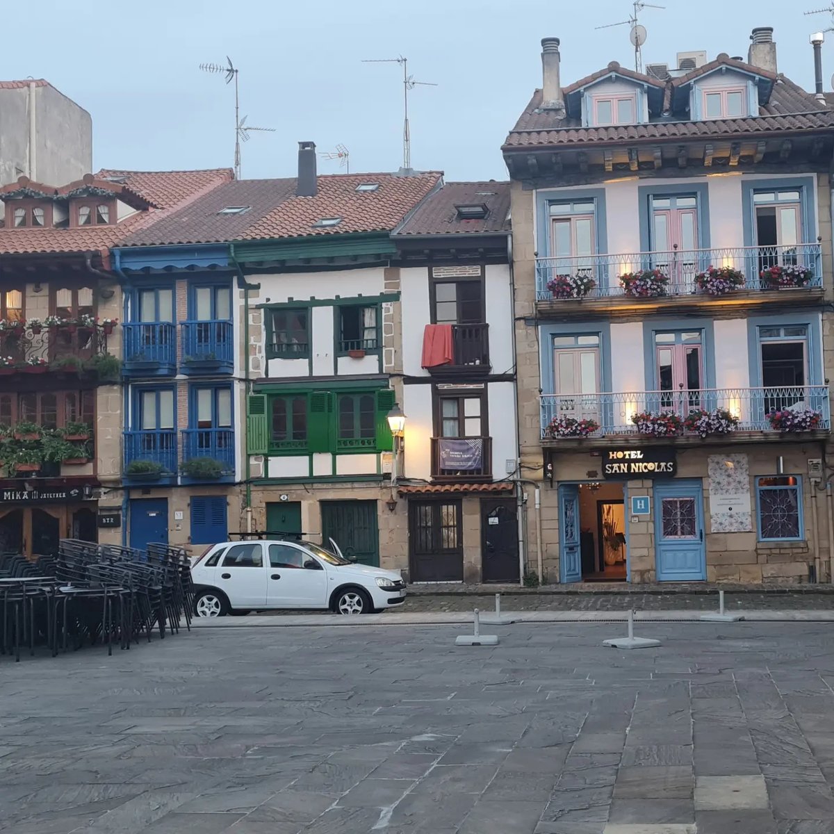 bighjoss's tweet photo. First day on the Camino del Norte. Definitely recommend exploring this town before hitting the road. Beautiful views everywhere. https://t.co/LgpHyAQfWQ