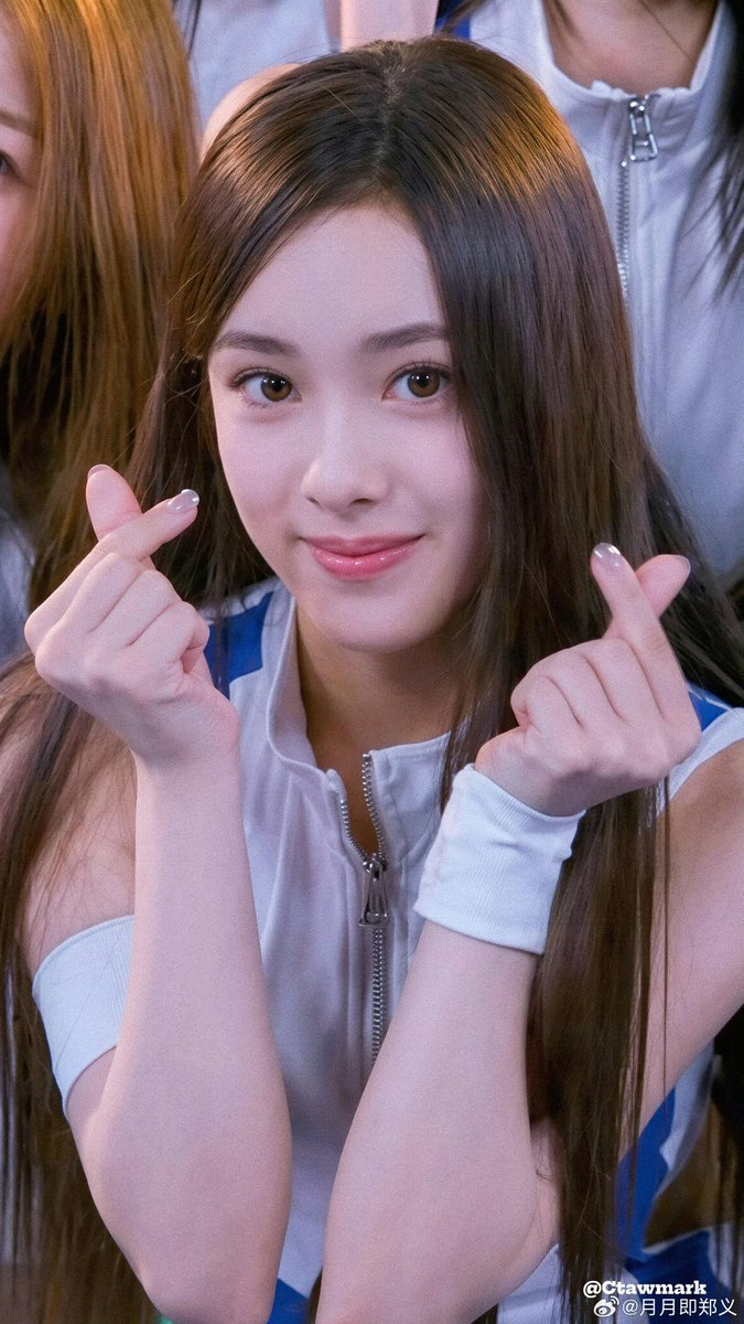 A2Opics's tweet photo. She was born to be a star ✨

#A2O #A2OLITE #OA #오아 https://t.co/xLJqMi1CQb