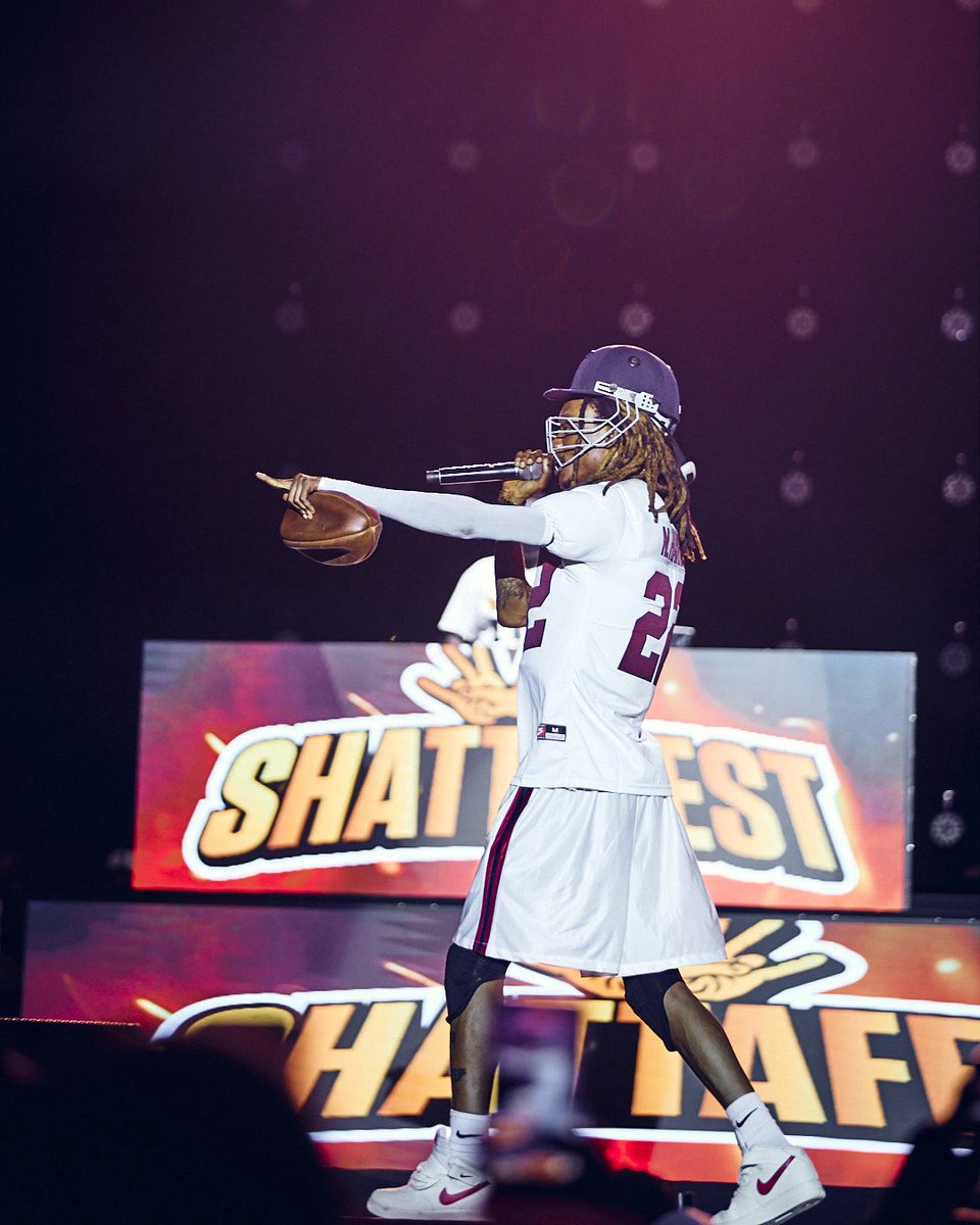 _hunnyboy's tweet photo. God bless you king @shattawalegh 
             Winners don't feel like it either. They just do it anyway.  #ShattaFestGH26 https://t.co/rBRkDhmzYC