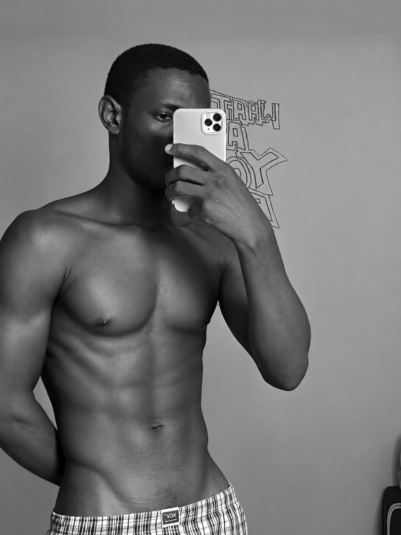 BilaxieSolomon's tweet photo. First post on X .. pls be nice am Bilaxie you ? #FitnessModel #CHUDAİ https://t.co/duW5gWlais