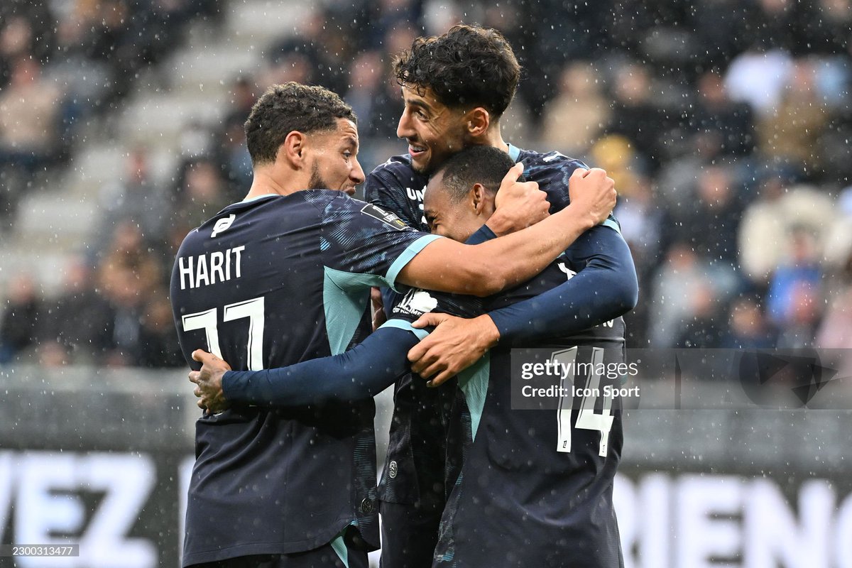 AguerdTribune's tweet photo. 🚨TRIBUNE ANALYSIS | Entering the pitch in the 60th minute against Angers SCO, Nayef Aguerd demonstrated immediate tactical stability and premium defensive composure, earning a solid 6.6 Sofascore Rating. Here is a tactical deep dive into his 30minute masterclass. 👇 https://t.co/raf4lv4lRt
