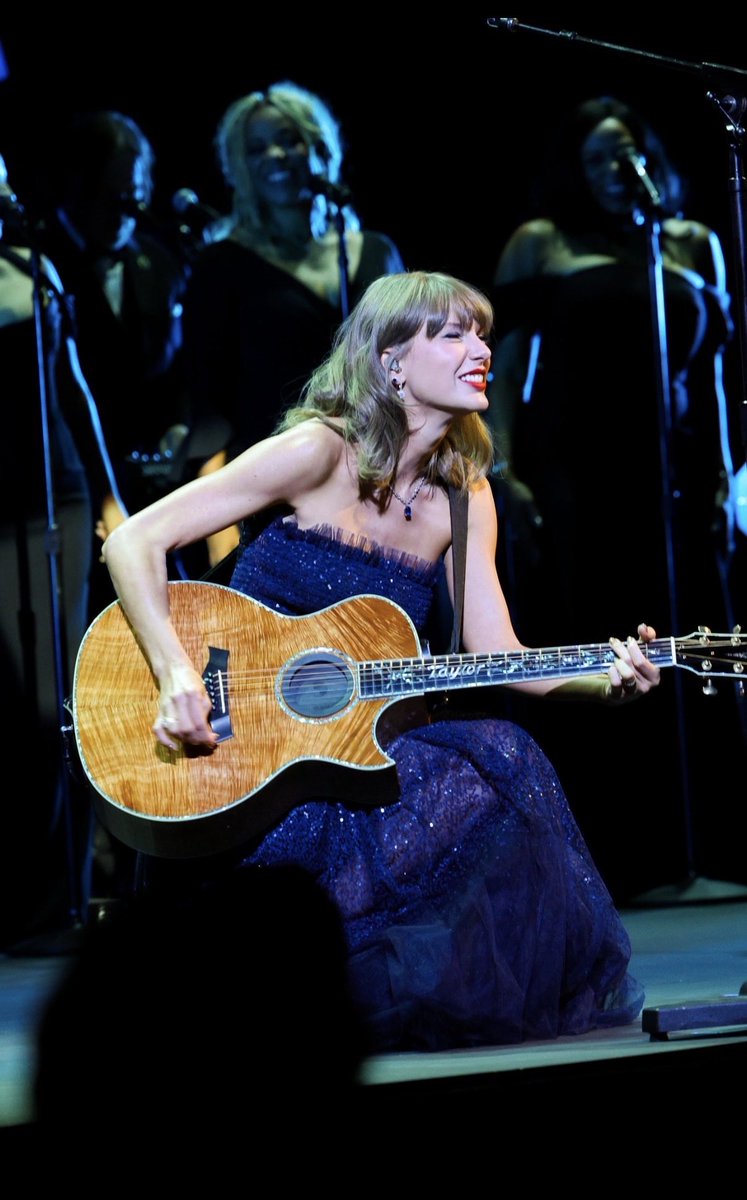 tuliapfeffinger's tweet photo. god i love taylor swift https://t.co/6SgTuIBwmn