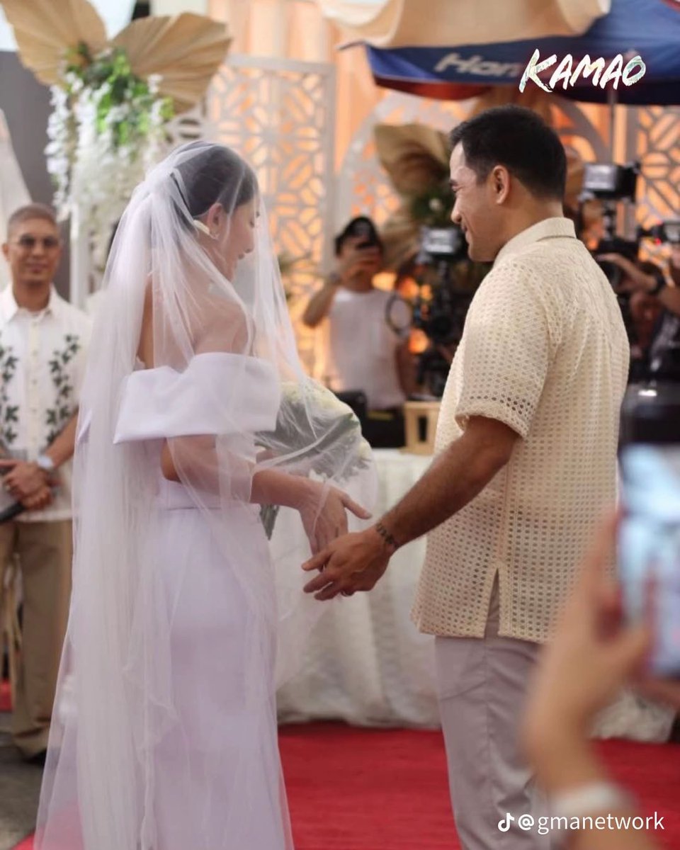 AdichoYam's tweet photo. Ang yaman ng KAMAO wedding singer nila si Taeyang. 🤣

#kamaofinale https://t.co/EkW18l1moq