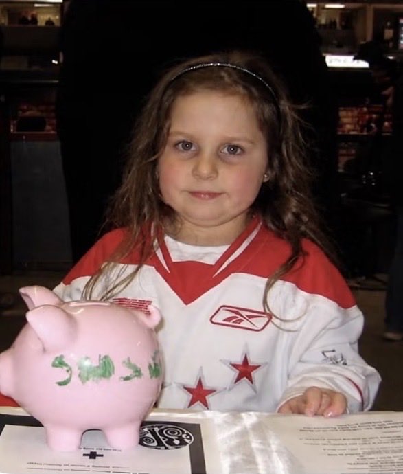 6ixbuzztv's tweet photo. Canadian girl who emptied her piggy bank at age 5 to donate all $61.38 of her savings to Haiti earthquake victims bought her first-ever lottery ticket at 18 and won $48 million https://t.co/rLYy2vgnai