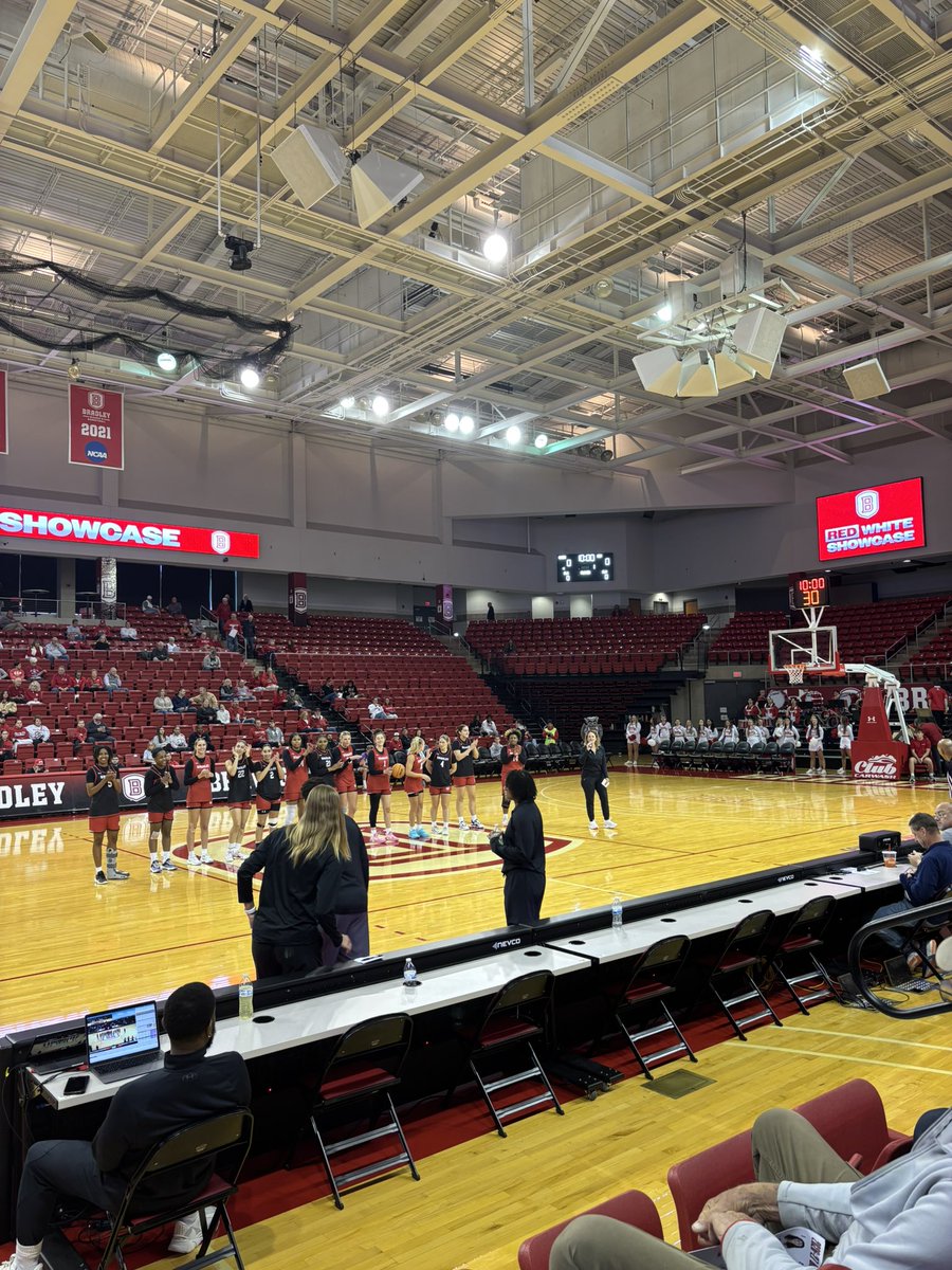 KendraAsh24's tweet photo. Appreciate the visit @BradleyWBB to come watch practice, attend the Red & White showcase and tour the campus! Thank you @coachchaiahuff and @sydneym40 and the rest of the coaching staff and players for making me feel so welcome and for the opportunity to learn more about your program! I look forward to keeping in contact. Go Braves! ❤️🤍
@WVThunderS4017U
@CoachTJPerry
@mvmarauders