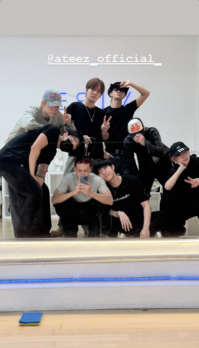 Min84293127's tweet photo. ♡

1 Retweet = 1 Voto♡
1 Respuesta = 1 Voto♡

I vote #ATEEZ for Fan's Choice Male at #2026MAMAVOTE https://t.co/3XMpImKEi3