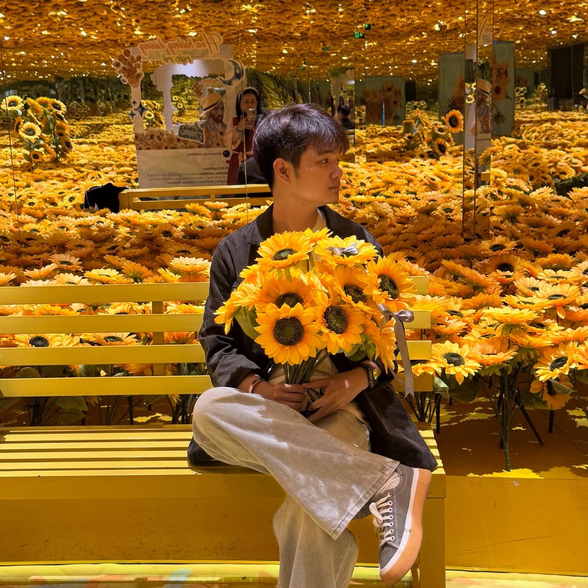 hellangle2's tweet photo. Lạc vào khu rừng hoa, nơi mỗi bước chân đều chạm đến hương sắc dịu dàng. https://t.co/rnF4qaCfXV