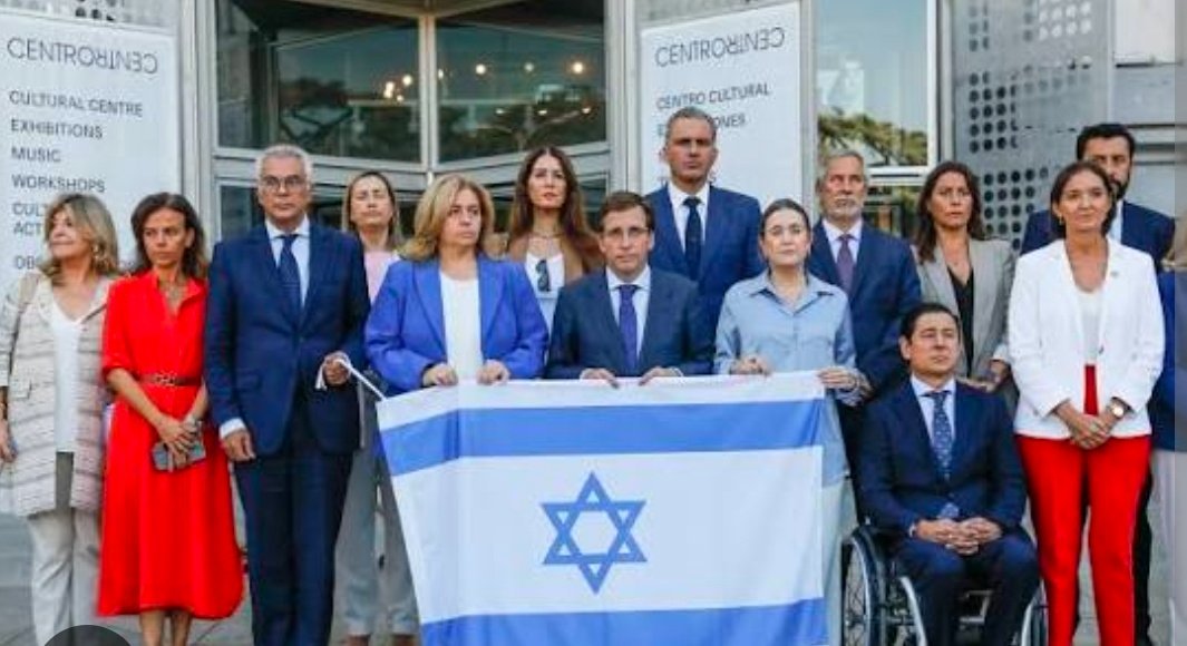 caminantes21's tweet photo. Netanyahu vuelve a amenazar a España. Adivina de qué lado están los patriotas...  https://t.co/8qBmFG8ZmF https://t.co/Oqy7WEyTPo