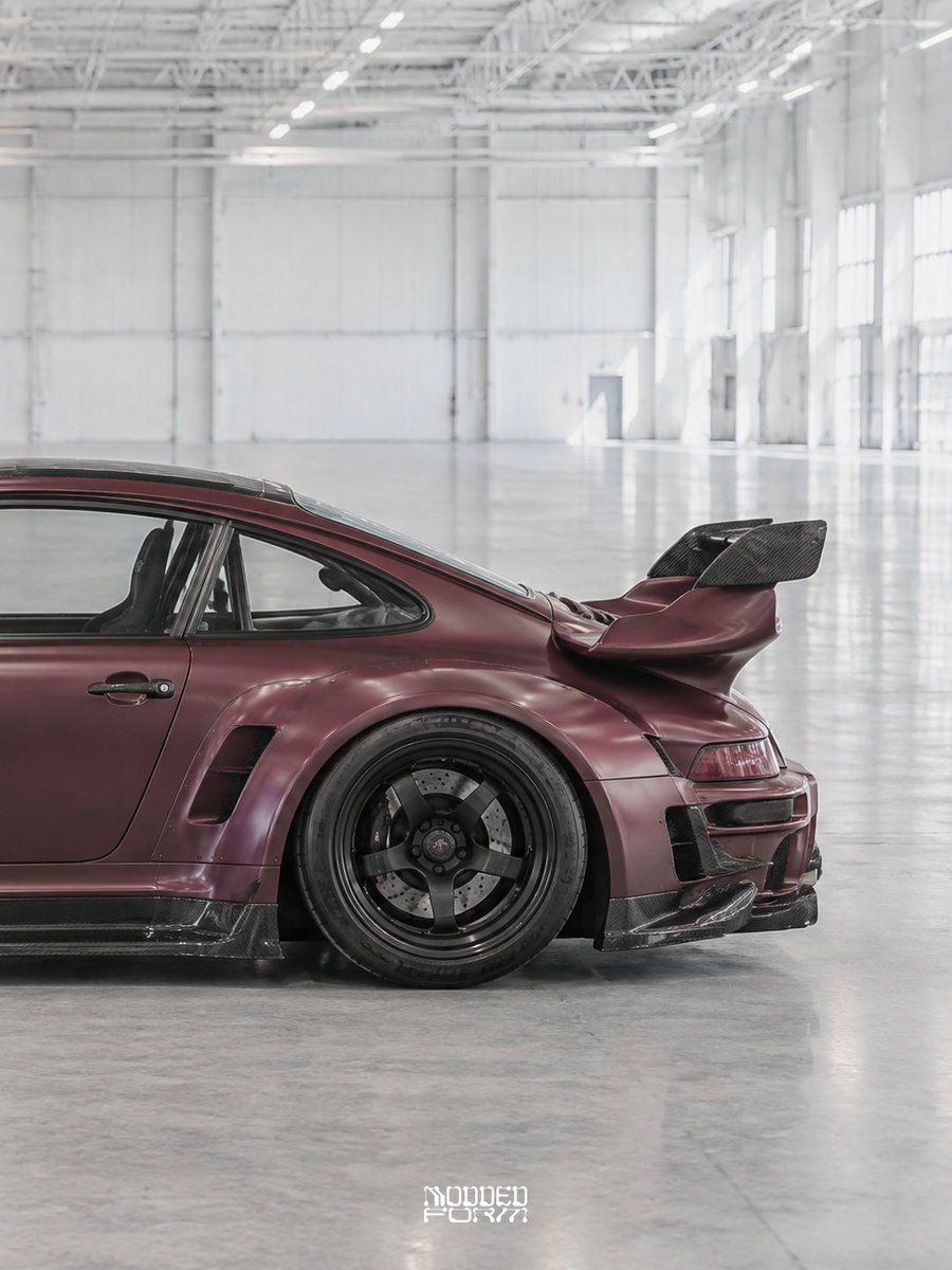 moddedform's tweet photo. Porsche 911 (930) Turbo ‘Frozen Berry’ https://t.co/4QwQSQXDnW