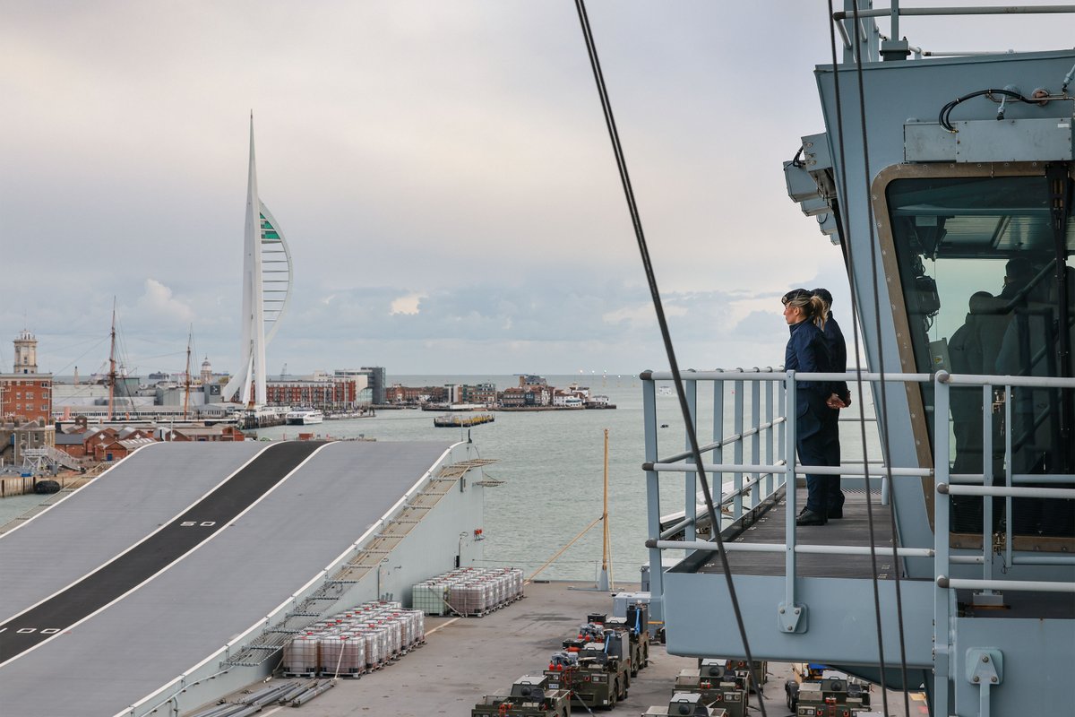 COMUKCSG's tweet photo. The UK Carrier Strike Group is underway 🌊

Together with our @NATO allies, we head north ready to train, operate and demonstrate our shared commitment to Euro-Atlantic security. 

#OpFirecrest https://t.co/KPqsVTvgr2