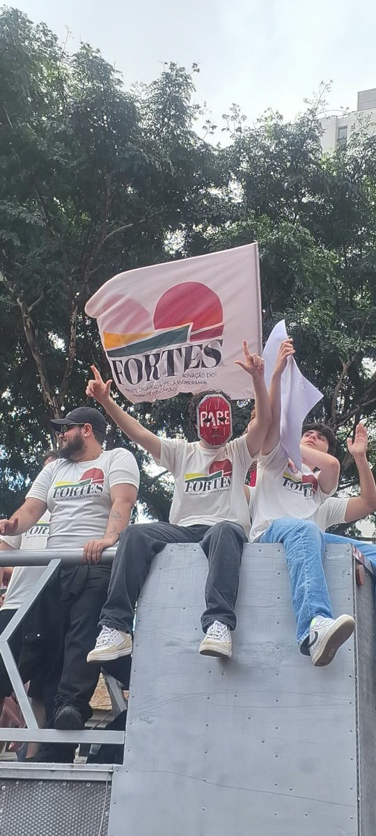 edrealitas's tweet photo. caio psikolera fazendo o L https://t.co/8ppQ5EBqrV