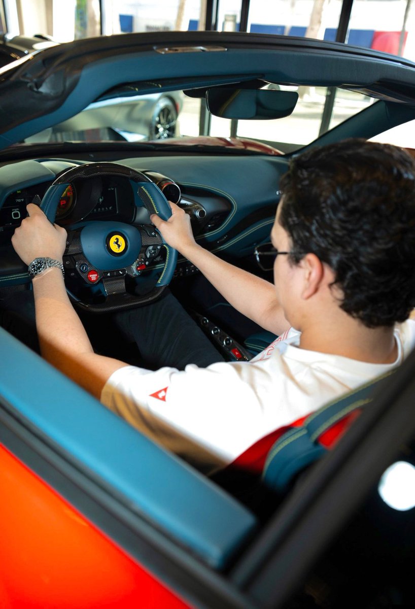Zazkoh6's tweet photo. ⭕🇲🇽 ANCIANO ZENDEJAS⭕🇲🇽 Y
Su problema de Inferioridad 

Rento un carro para no quedrse atrs después que LDH se comprara un RARI
Y ya no lo quiere devolver,Igual de falsos sus Números en Kick como su contenido y ahora sus carros, Deprimente teniendo 30 añitos
#Fes #lonche #shifu https://t.co/FwICxgZVZD
