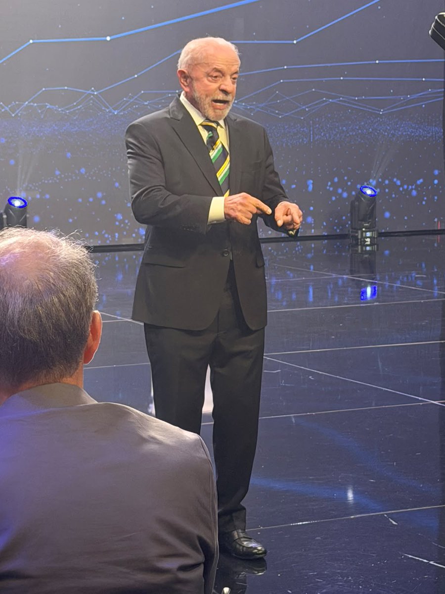 mandstu25's tweet photo. Bora galera com a hashtag:

#LulaDandoShowNaBand https://t.co/Ijpo5tHu2X