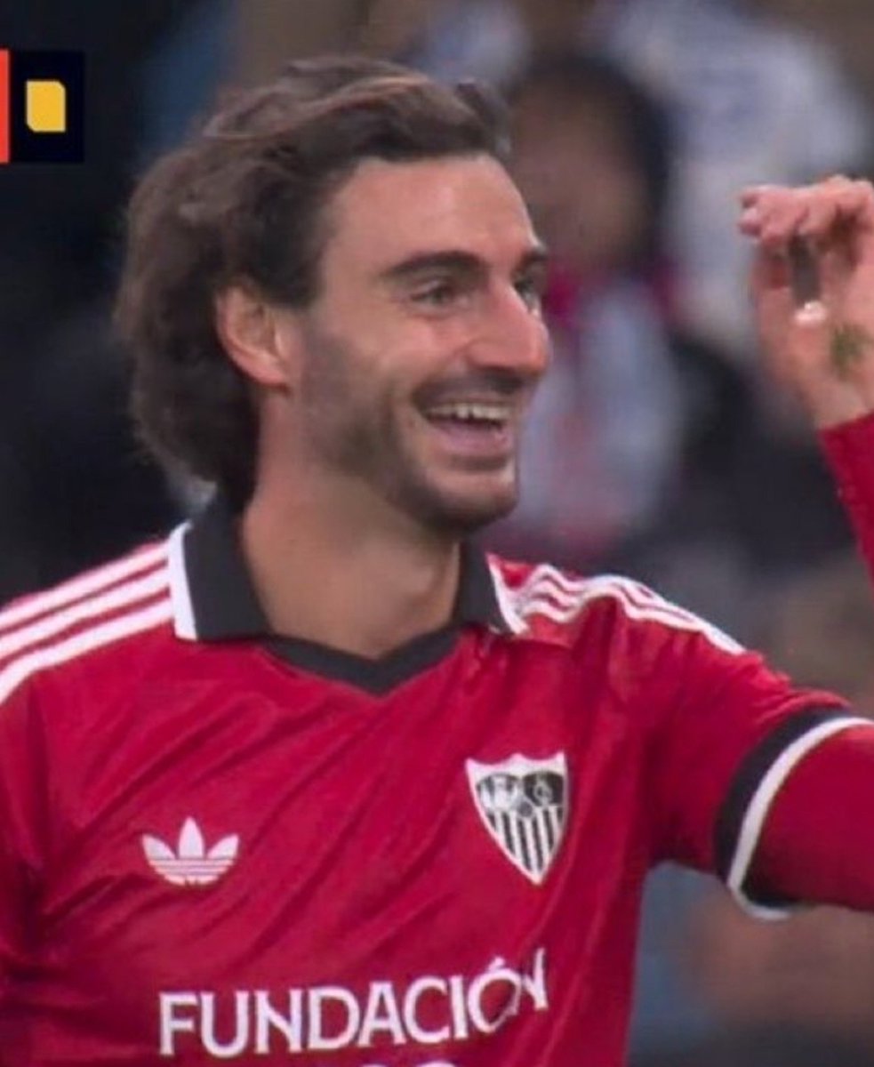 RichBillio79600's tweet photo. 🚨🎙️ Juan Iglesias blasts the refereeing after Sevilla’s defeat:

“Güler’s action on Peque was an assault. One of their goals also came after a foul. We knew what we were coming up against.”

😳 Sevilla were furious with the decisions at the Bernabéu. https://t.co/o02XntxBVi