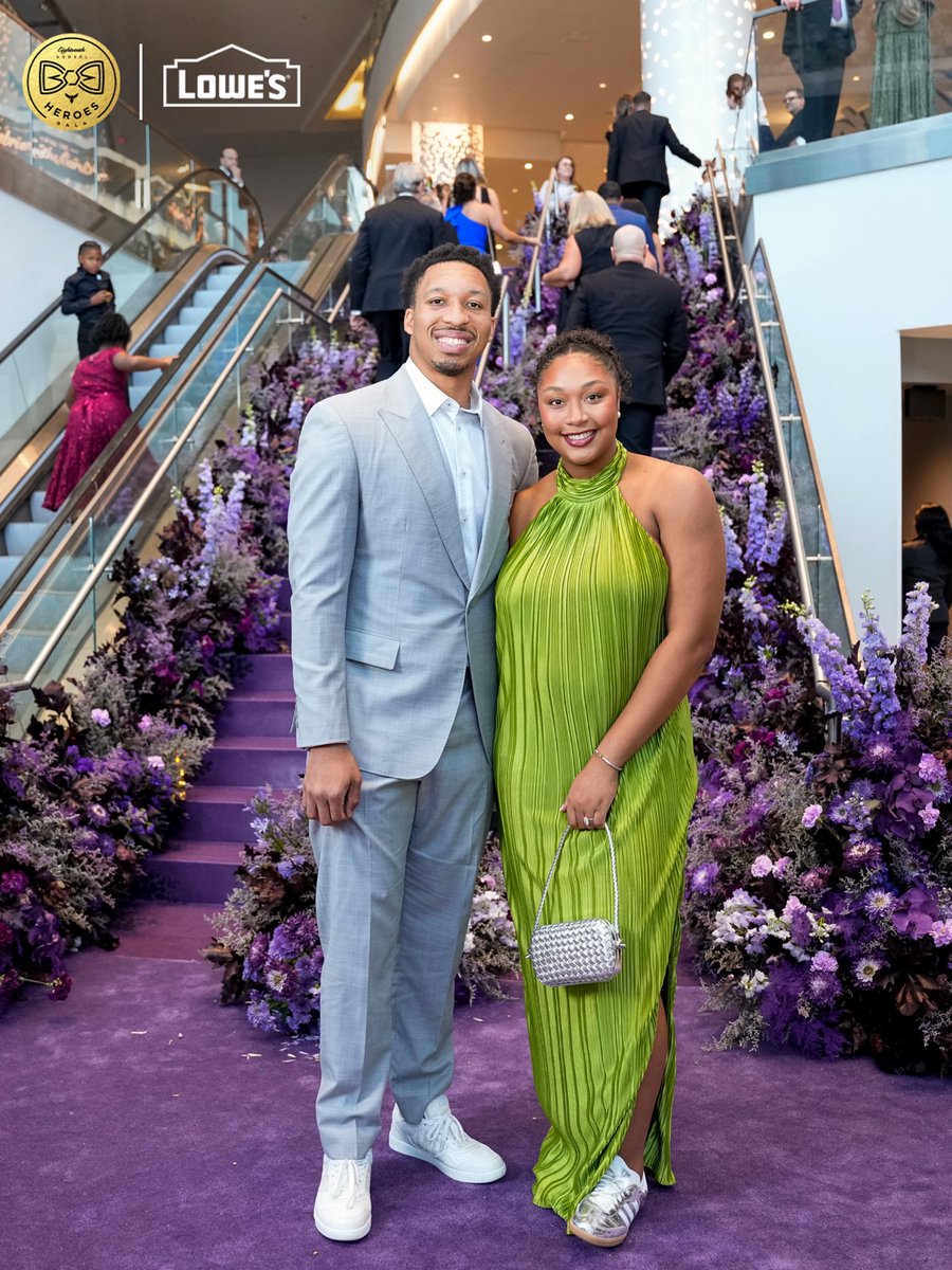 hornets's tweet photo. purple carpet ready 📸 — @Lowes https://t.co/59HwGOk76i