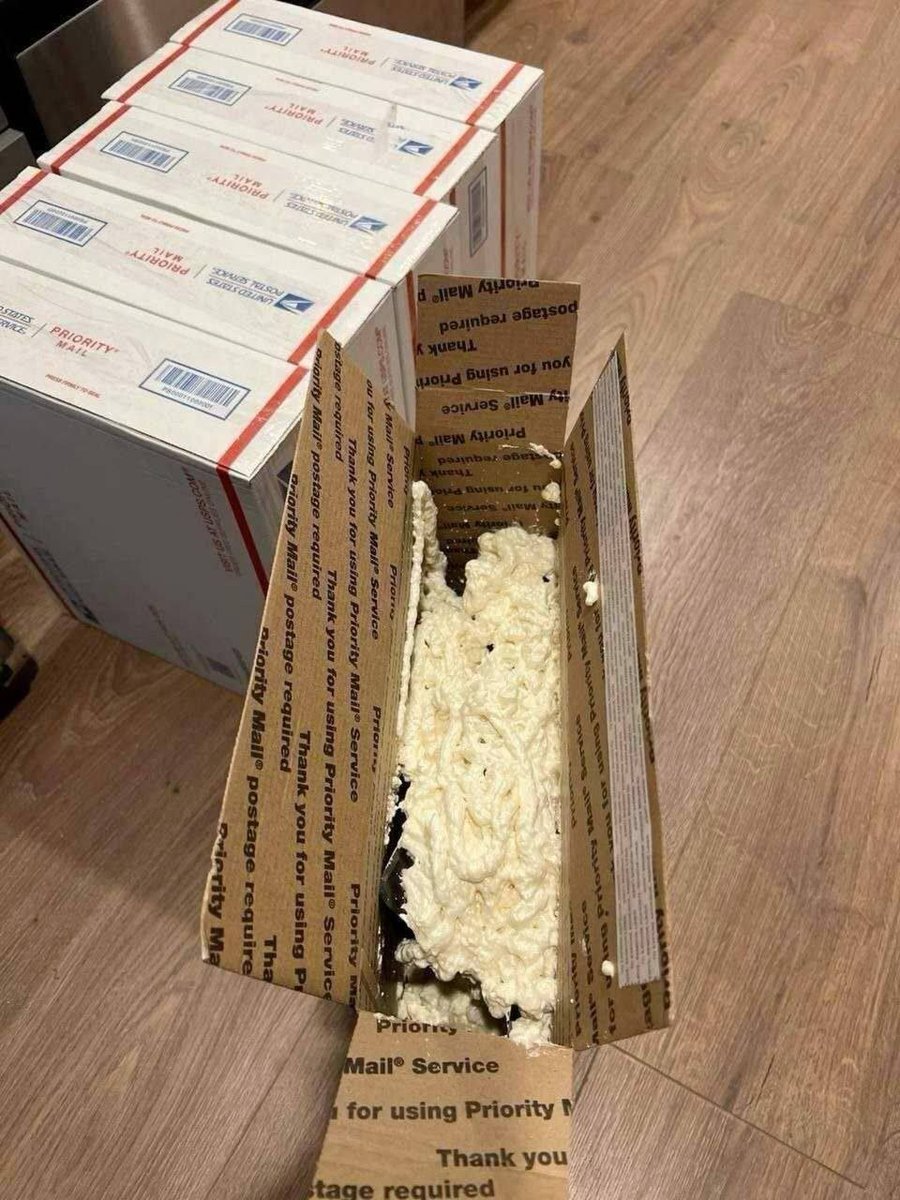 Triad14k_'s tweet photo. All my' packages 100% vacuum sealed, 100% ready for delivery. No leaks, no slips, no stress. We move like a unit. Boss moves only . 💼📦💨 https://t.co/m8SHVdAilf