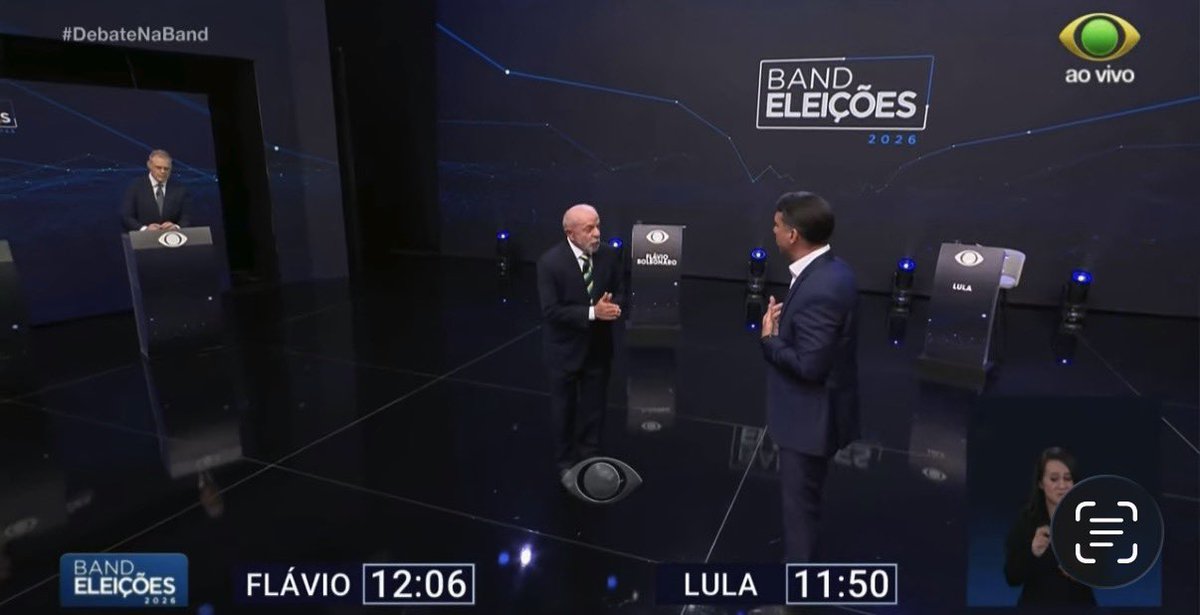 marioadolfo's tweet photo. Lula fez 7 perguntas pra Flavio Bolsonaro no 1º bloco do debate da Band:

1. Pq Flavio votou contra licença maternidade no RJ?
2. Onde estão os R$ 134 milhões do dinheiro pedido do Vorcaro?
3. Pq Flavio defendeu um policial que matou uma criança de 5 anos?
4. Pq Flavio quer tirar numeração das munições no Brasil?
5. Pq Flavio deu emprego para os familiares do assassino de Marielle Franco?
6. Pq ele não queria diminuir a escala 6x1?
7. Vai adotar o modelo Milei no Brasil?

FLAVIO NÃO RESPONDEU NENHUMA!

*️⃣Eu NUNCA vi isso. Nem Jair era tão ruim assim!