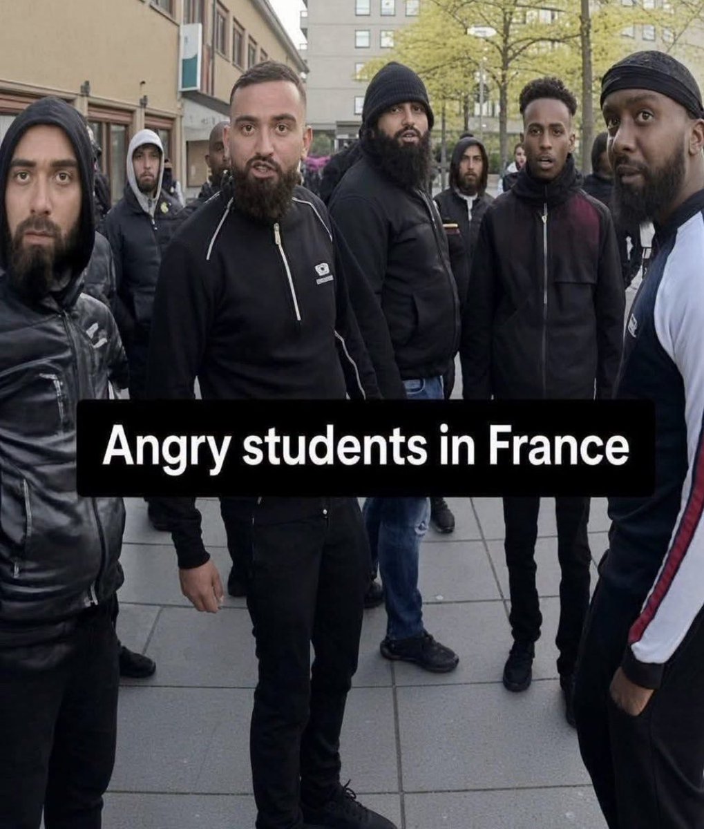 JohnnetteEggert's tweet photo. They look like students @10DowningStreet @BBCNews ?👇🤔 https://t.co/4ycJpwywUN