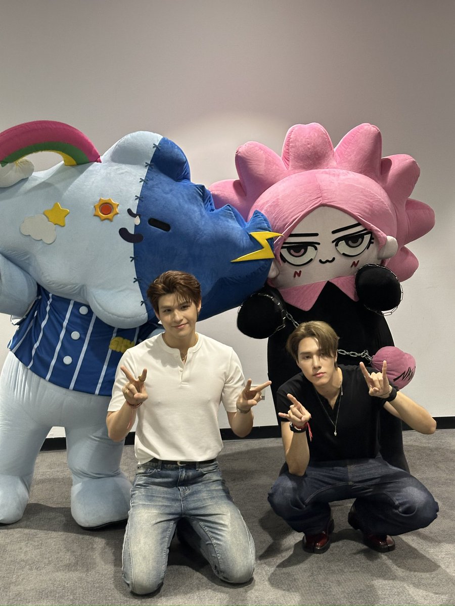 sorjornajaa88's tweet photo. “นานิ หิรัญกฤษฎิ์ ช่างคำ”

หน้าตา : หล่อ แบ้ด สวย
อุปนิสัย : นุ่มนิ่ม น่ารัก นุบนิ้บ ใจดี พูดช้า
สถานะ : มีลูกแฝดสองคนกับหนึ่งบ้อก 🤘🏻

สัมผัสความน่ารักและนุ่มนิ่มได้ที่…

IG: hirunkit_ 
https://t.co/ATNWGLz9Yv

tt: นานิเองคับ 
https://t.co/DOWiui7iTf

#hirunkit_ 
@Hirunkit_ https://t.co/A16OQdNHYI