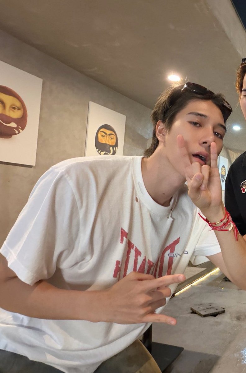 sorjornajaa88's tweet photo. “นานิ หิรัญกฤษฎิ์ ช่างคำ”

หน้าตา : หล่อ แบ้ด สวย
อุปนิสัย : นุ่มนิ่ม น่ารัก นุบนิ้บ ใจดี พูดช้า
สถานะ : มีลูกแฝดสองคนกับหนึ่งบ้อก 🤘🏻

สัมผัสความน่ารักและนุ่มนิ่มได้ที่…

IG: hirunkit_ 
https://t.co/ATNWGLz9Yv

tt: นานิเองคับ 
https://t.co/DOWiui7iTf

#hirunkit_ 
@Hirunkit_ https://t.co/A16OQdNHYI