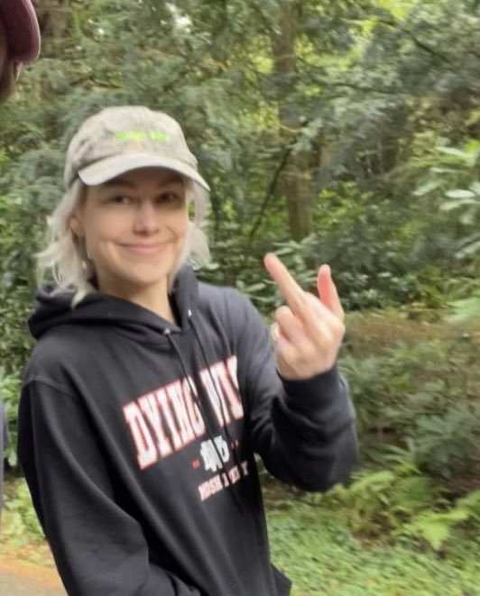dailyphoebler's tweet photo. day nine 🐟 https://t.co/IHOcjh8zT2