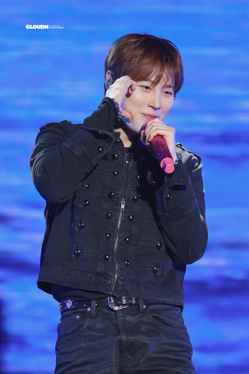 cloudn_hsw's tweet photo. 261018 하성운 놀페스티벌 

#하성운 #HASUNGWOON https://t.co/bVfzuokPou