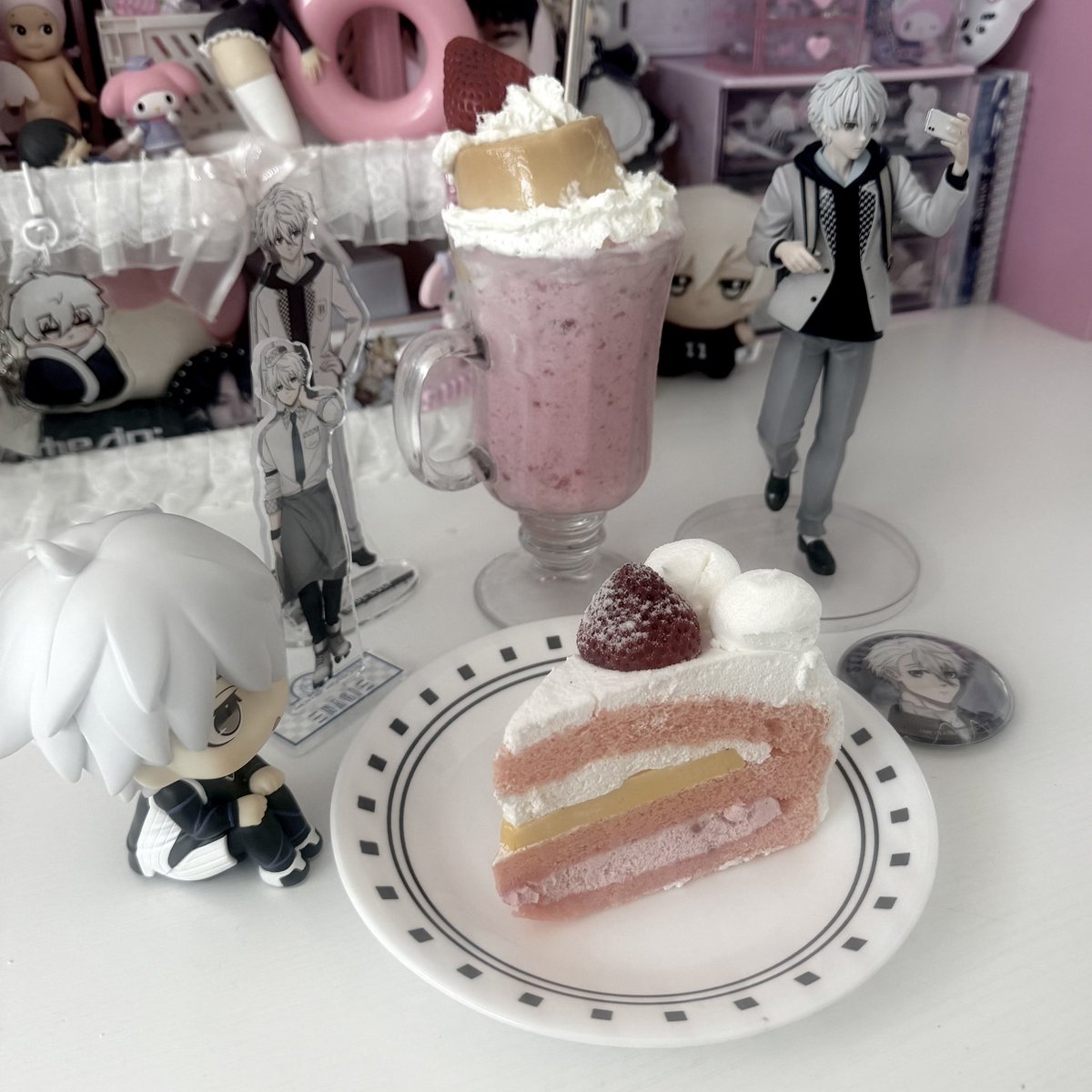 neapolitanagi's tweet photo. tried to replicate a cute cafe at home https://t.co/xwumY22Hvh