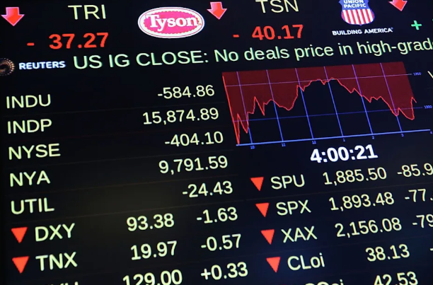 ChainBitX's tweet photo. AI Chip Bets Suffer $34M Liquidation Wipeout As Bitcoin, Ethereum Near Danger Zone Ahead Of Black Monday Fears

Crypto venues recorded over $33 million in liquidations tied to AI chip stocks, with leveraged long positions accounting for most losses.

SOXL contracts led with $13.05 million liquidated, followed by SanDisk and Micron.

Bitcoin traded near its $80,862 long liquidation-risk level, while Ethereum hovered close to its comparable $2,354 threshold.