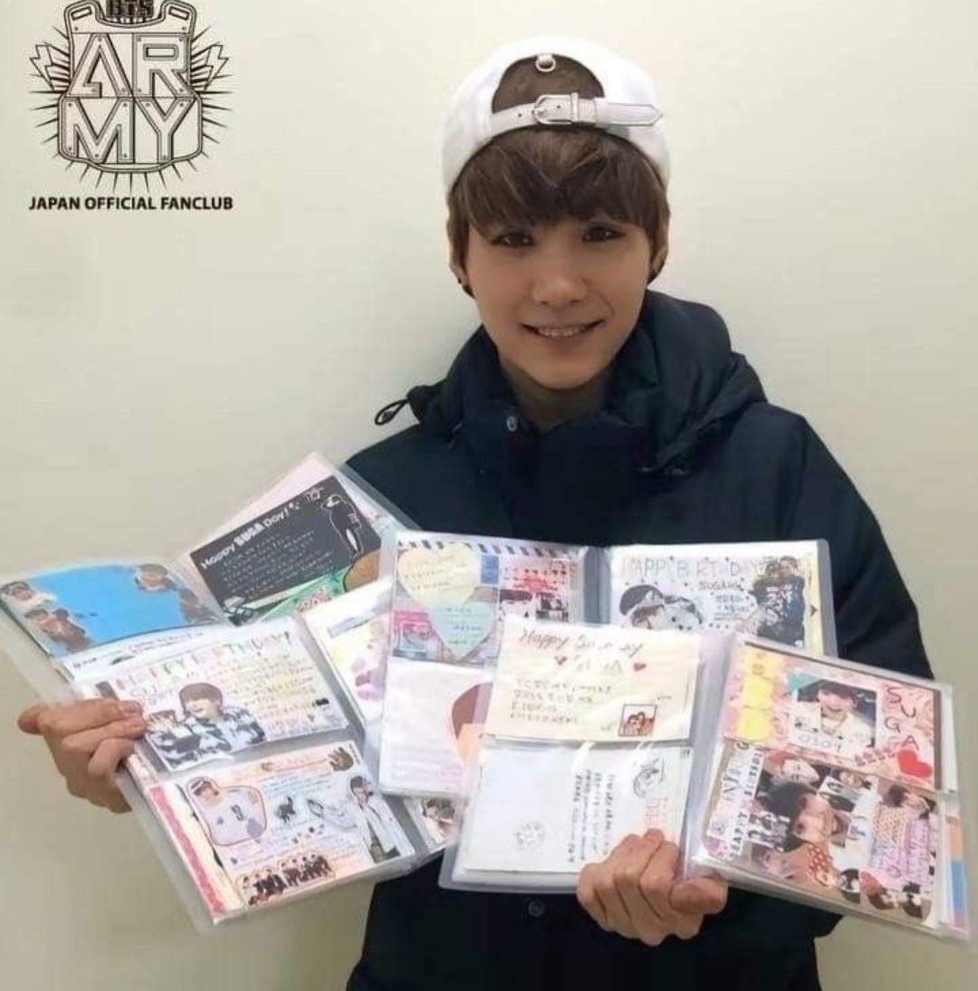niguiriki's tweet photo. la foto que me voy a sacar cuando vuelva a mi casa con todos los freebies https://t.co/l5JDo31j3j