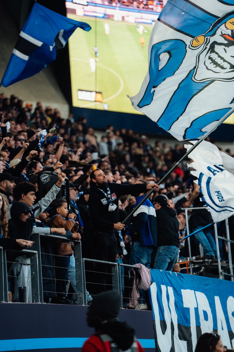 ParisFC tweet picture