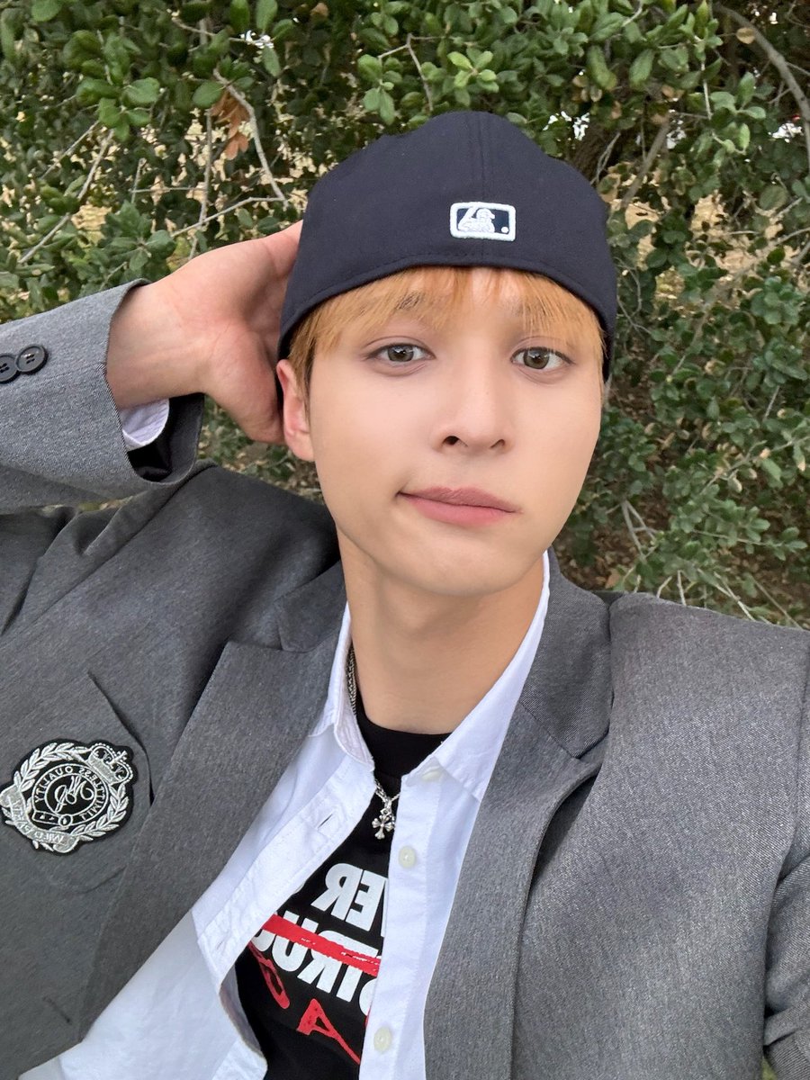_AMPERSANDONE_'s tweet photo. Lemme be ur oppa~ 😉🙈

#앰퍼샌드원 #AMPERSANDONE
#마카야 #MACKIAH https://t.co/deC2nLYJzh