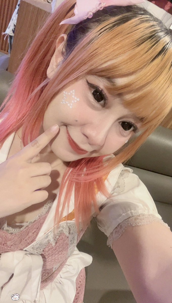 xfaatinhanx's tweet photo. thank you @nekat48semarang 💗
akhirnya perform di semarang lagi uhuy panas bgtttt tapi hapipyyy makaciyaaah🥰✨ https://t.co/yA9X2cpUjl