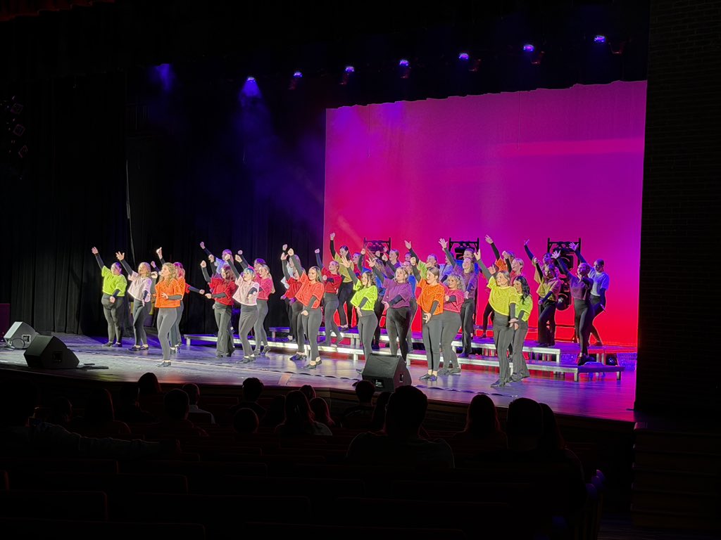 SDCS_SUPER's tweet photo. Another great Show Choir show! https://t.co/NVNB8GYwSy