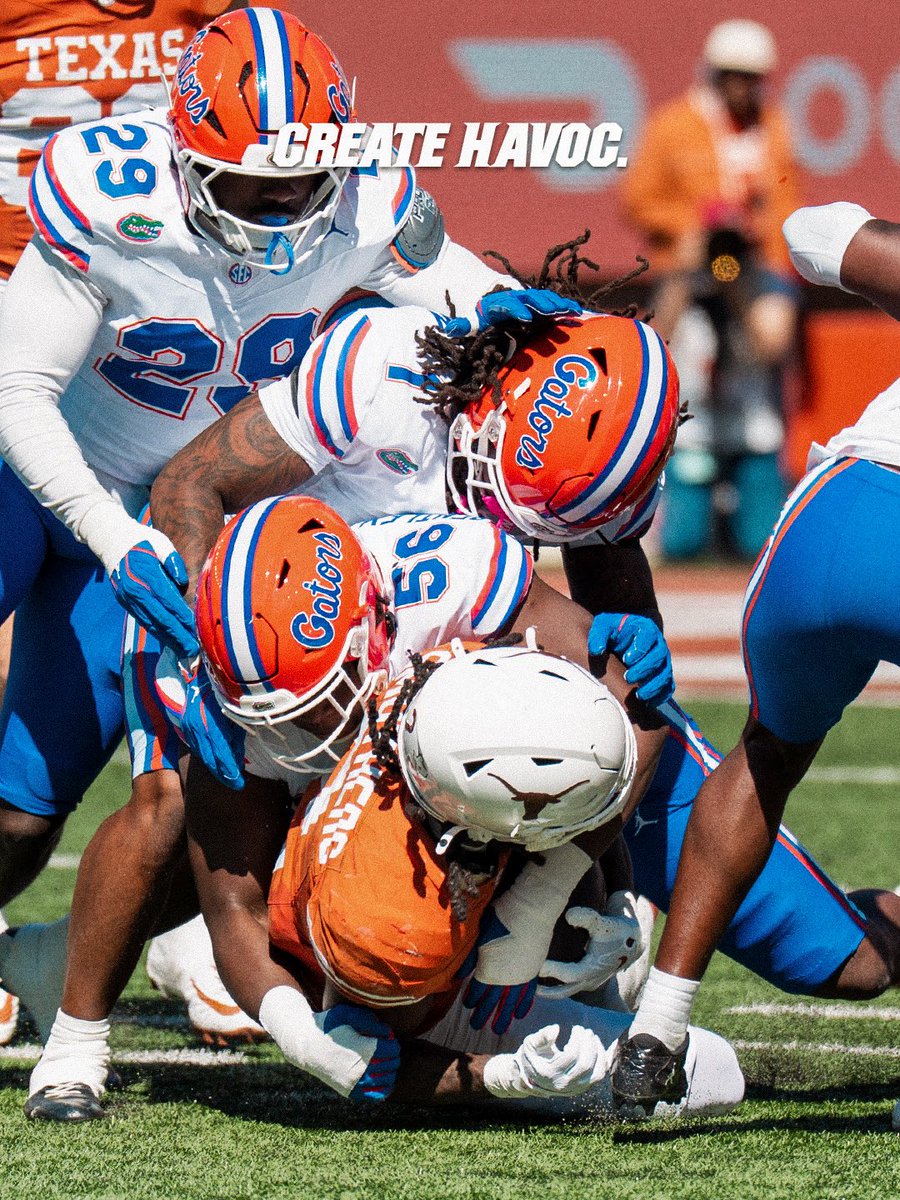 GatorsFB's tweet photo. Did it together. https://t.co/9xUHadK8S7