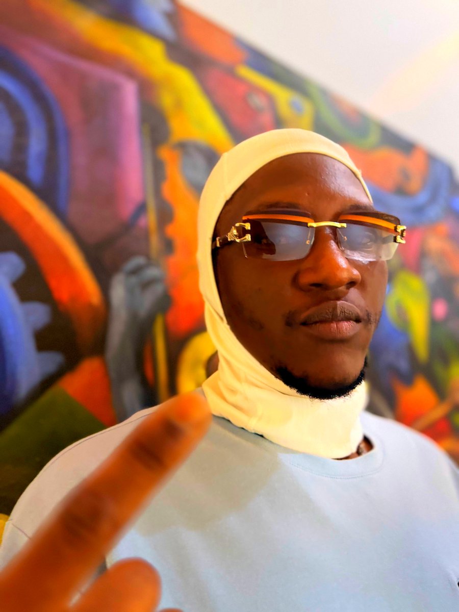 2bad_7's tweet photo. My Debut Album African Time is out now on all platforms Gengskii, keep streaming, downloading and reposting
Link is in my Bio 🌟🙏 ❤️💯💪💪⌚
#PanAfricanism #AfricanConsciousness #afrodrill #AfricanTime https://t.co/K3LB2t853m