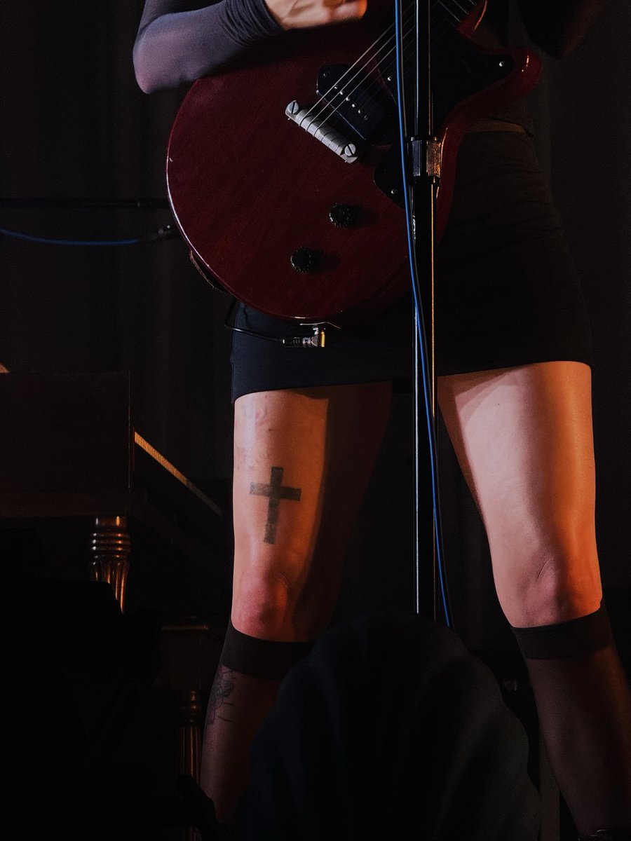 shesinaband's tweet photo. these close-ups of hayley still live in my head rent-free https://t.co/poVxuc2S1U