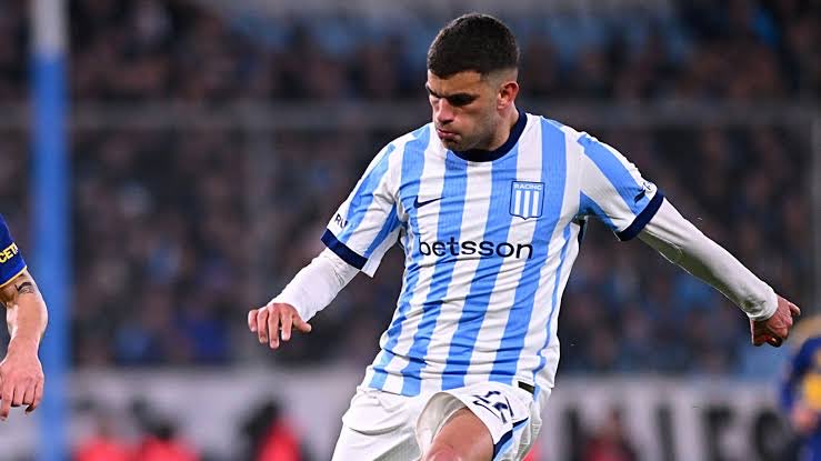 lukaperiale's tweet photo. En mi vida vi un jugador profesional de futbol tan malo como lo es Elias Torres.

El representante es un genio. https://t.co/r7J9D2EXTD