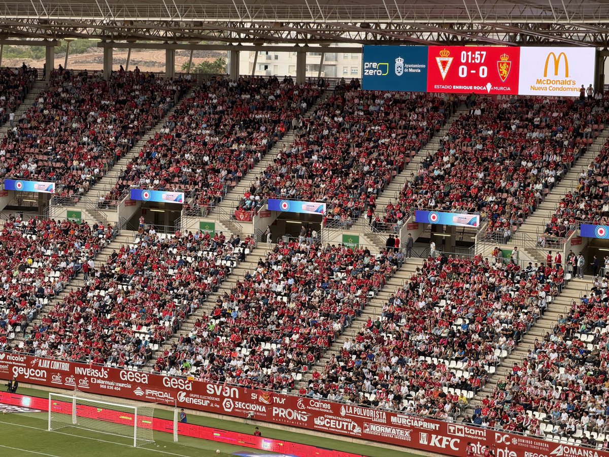 PablodeGuzman's tweet photo. Hoy la grada ha jugado. Enganchadísima en un partido que es de otra categoría. https://t.co/3V1t61pYZM