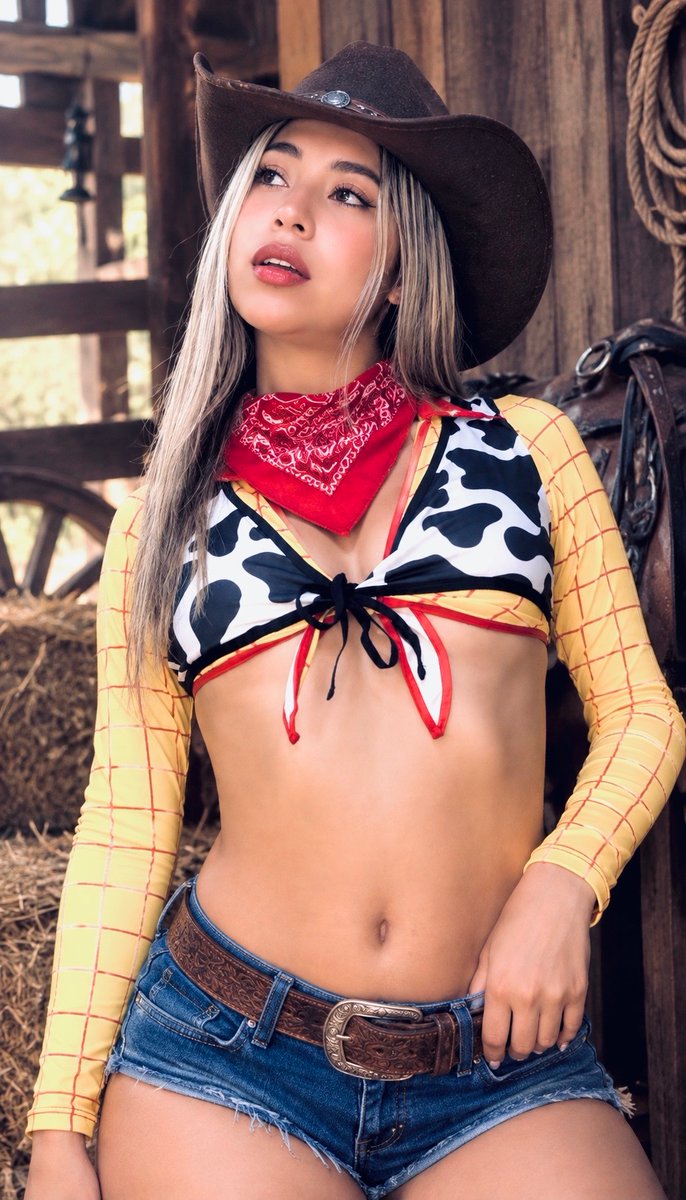 soriofiacial's tweet photo. Hey Guys! I'm now LIVE on @Stripchat. Come play with me! 😈 #stripmenow #stripchat #stripchatlive 👉 https://t.co/YgxkC0FS6s https://t.co/B3FP95Zd5O