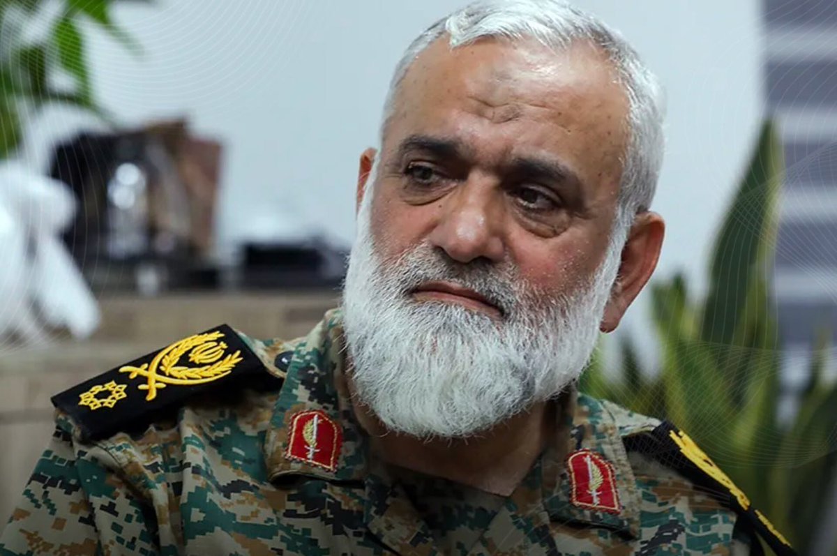 SprinterPress's tweet photo. 🇮🇷 General Nagdi: We have developed the "mother of all missiles" for the United States.

Advisor to the Supreme Commander of the IRGC:

🔵 The technology for producing the American 14-ton bomb is now in our possession.

🔵 The most powerful American bomb weighs 10 tons. However, during the 12-day war with the United States, a 14-ton bomb was dropped on Iran, but it failed to detonate.

🔵 Now, the alloys, electronic circuits, and all the technologies of the American 14-ton bomb have been studied and analyzed, and we possess this technology.

🔵 If they themselves are hit by such a bomb, they should know where we obtained this technology.