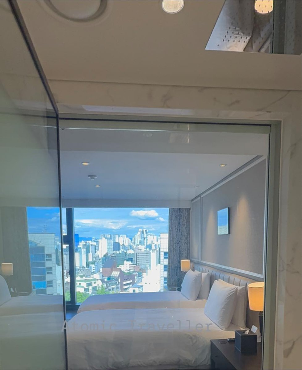 selmichta's tweet photo. Bathroom view at Ambassador Pullman Hotel. https://t.co/yClnLtvbHI